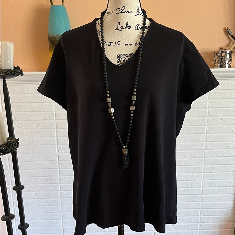 Issac Mizrahi Black Short Sleeve V-Neck Tee